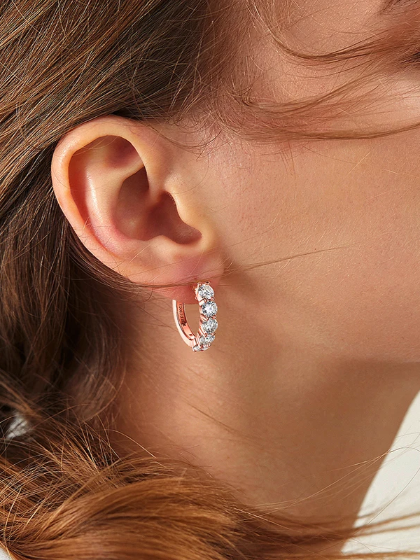 Brinco Argola com Zircônias