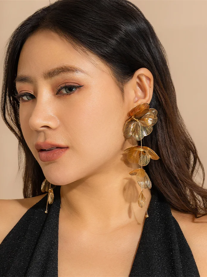 Brinco Longo Floral Estilo Elegante