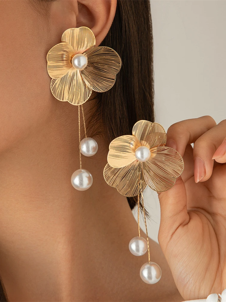 Brinco Flor com Pérolas